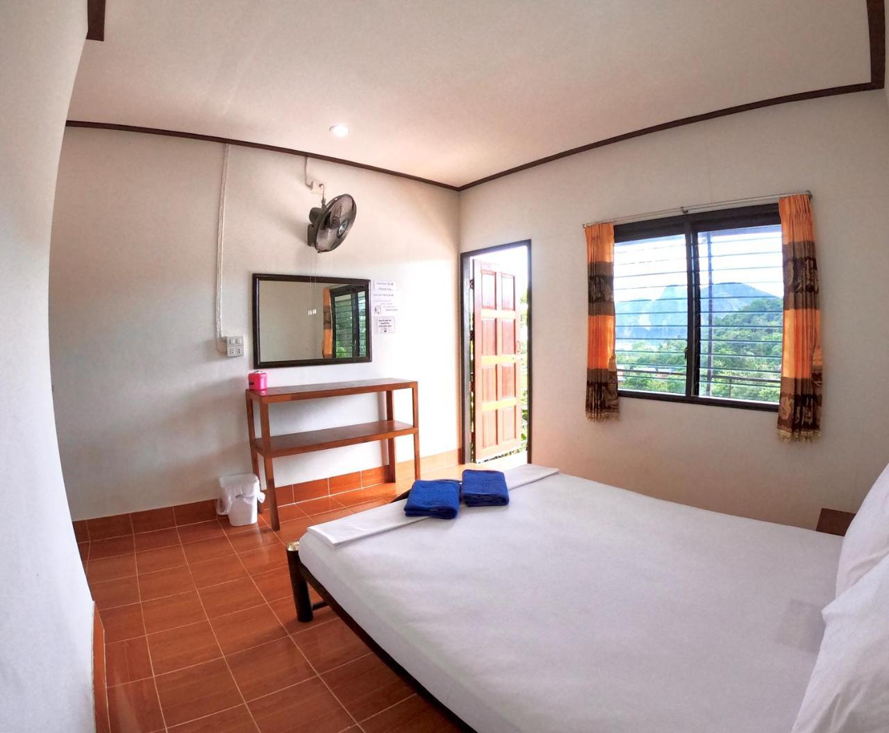 Tapear Resort Phi Phi Don Exterior foto